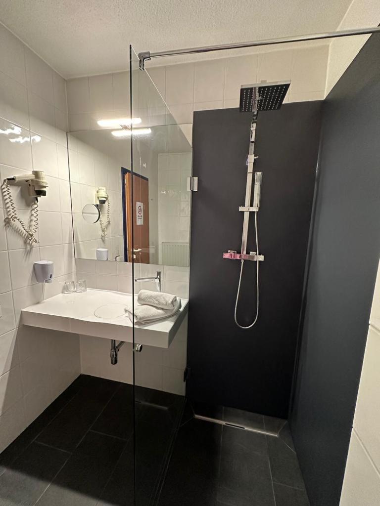 Rheinhessen Inn Gmbh Woerrstadt Екстер'єр фото
