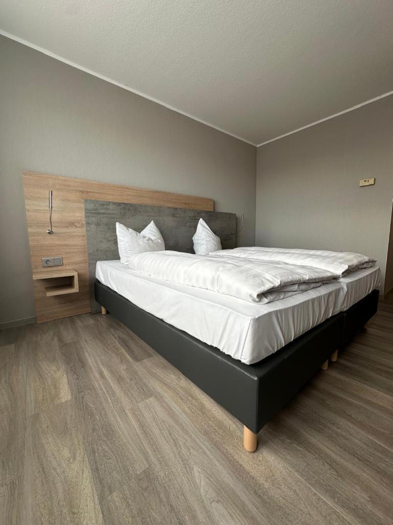 Rheinhessen Inn Gmbh Woerrstadt Екстер'єр фото