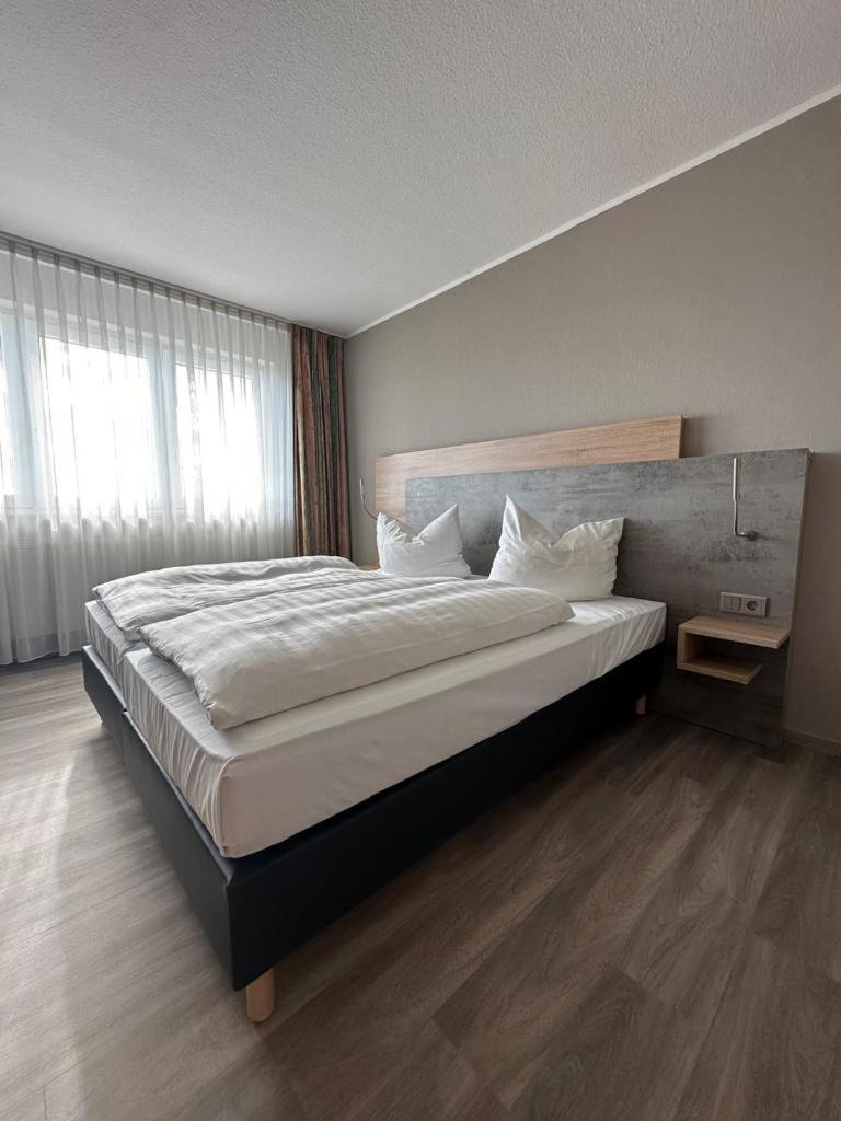 Rheinhessen Inn Gmbh Woerrstadt Екстер'єр фото