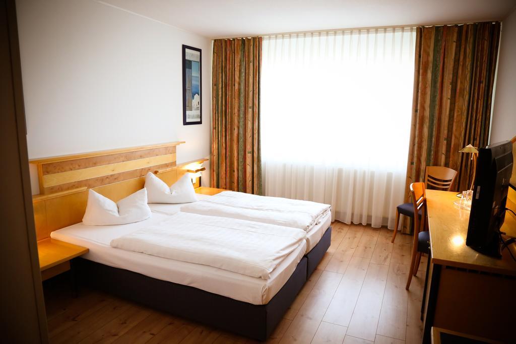 Rheinhessen Inn Gmbh Woerrstadt Екстер'єр фото
