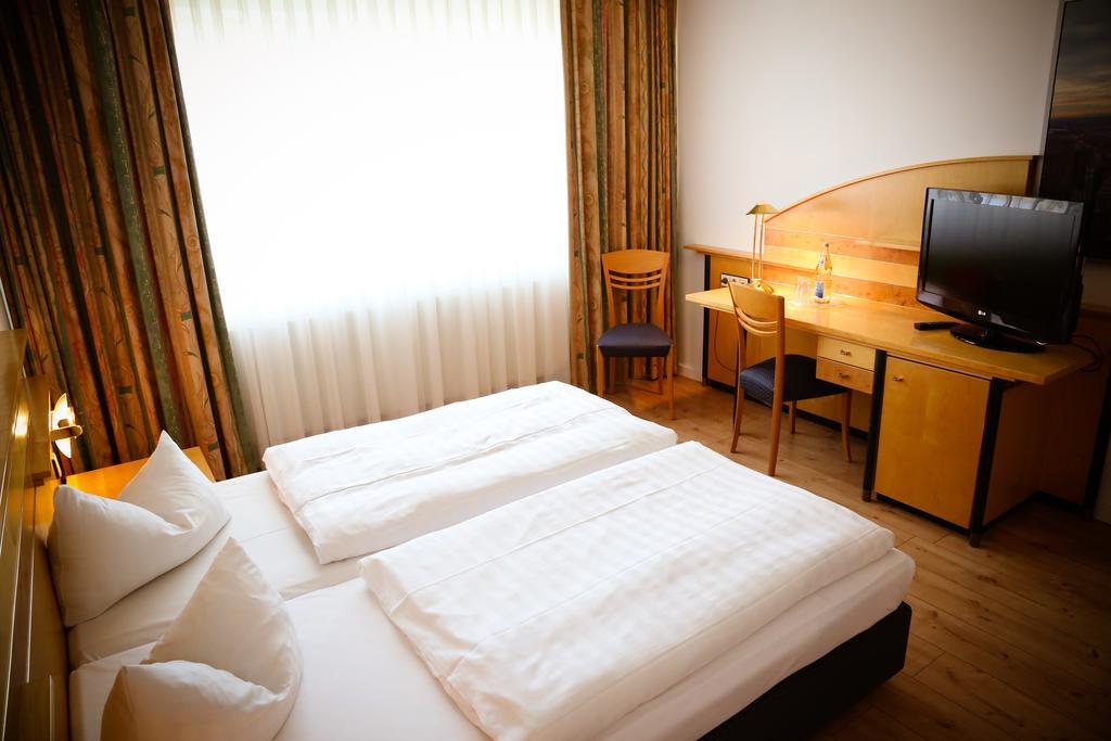Rheinhessen Inn Gmbh Woerrstadt Екстер'єр фото